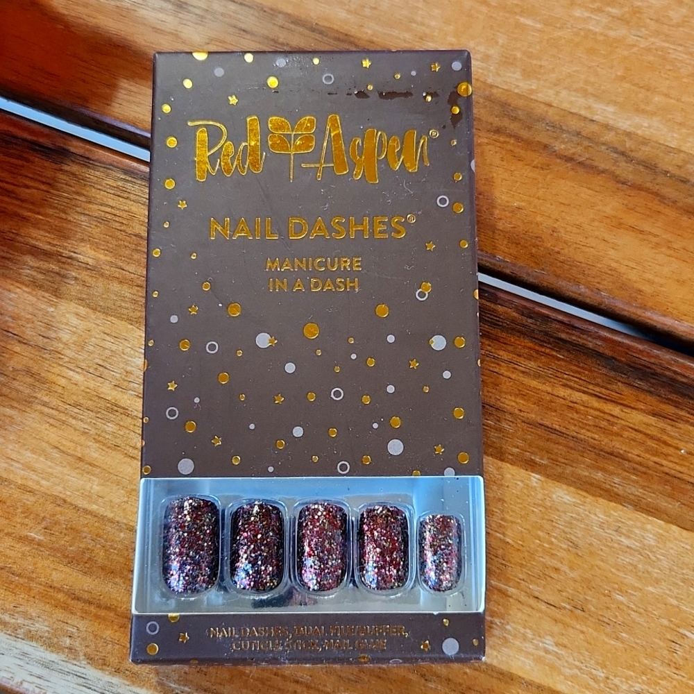 Press on nails